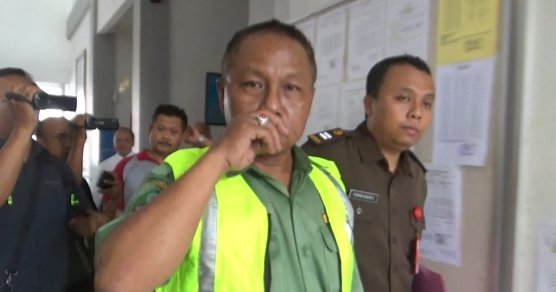 Korupsi Dana Desa, Kades Sempol di Tetapkan Tersangka dlvr.it/QjlR55