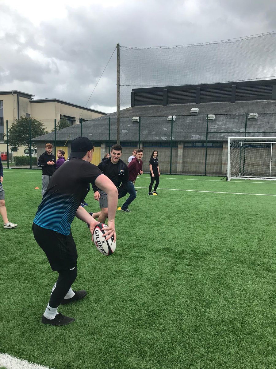MaynoothRugby's tweet photo. Great to be involved in #LaunchPad2018 @gomaynooth today to bridge the task of making new mates at third level! Some eager new arrival at MU this year. They all know the ropes now and that every Club or Society would love to have them! #MondayMotivation #SportForAll #MaynoothUni https://t.co/v0n01wzxCF