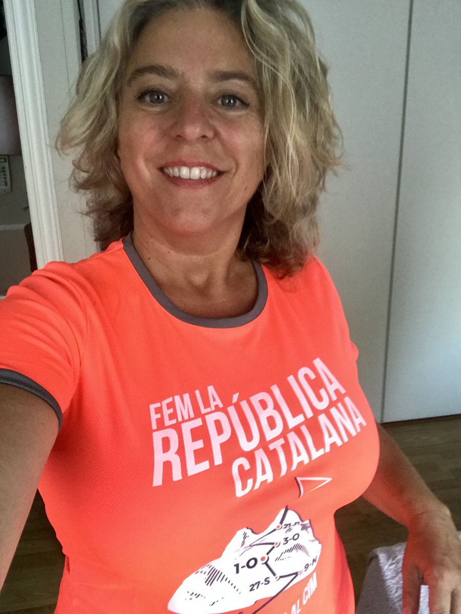 MariaClarella's tweet photo. #JoAnirealaDiagonal #catalunya #freedomforcatonia #niunpasenrera #nioblidniperdó #NoOblidem https://t.co/S9h6A7eB2f