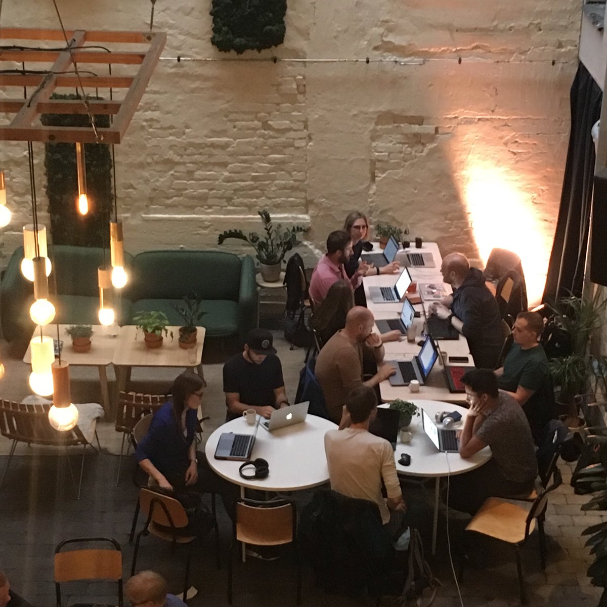 freeCodeCampOSL's tweet image. #CoffeeAndCode #freeCodeCamp meet up with our coding gang 😎☕️💻