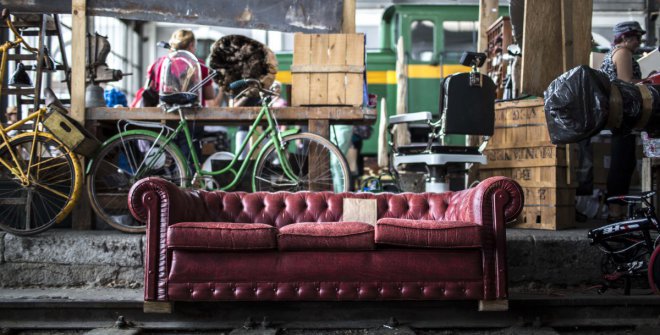 Una vez al mes el #MuseoDelFerrocarril organiza el famoso #MercadoDeMotores  reuniendo productos de #diseño artículos #vintage #gourmet #moda #mobiliario y accesorios, todo ello en un ambiente relajado con #musica en directo, food
trucks y otras actividades.
#OTEMMadrid #Madrid