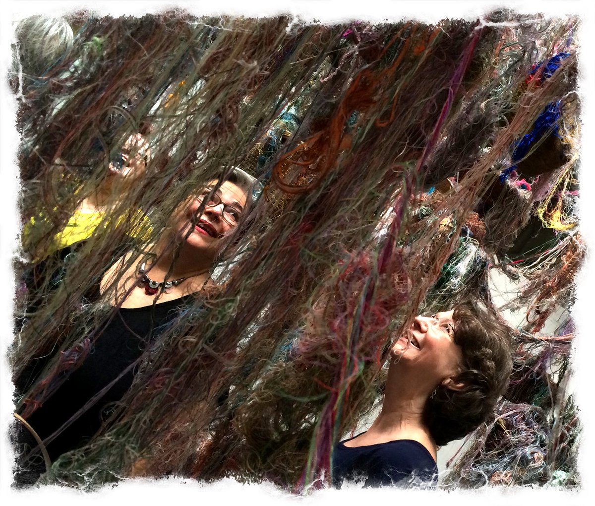 HealingIcons's tweet image. #CreatingBrave is a space to learn and grown, but also to have fun! Healing doesn't always have to be serious. #artashealing #healingarts #creativity