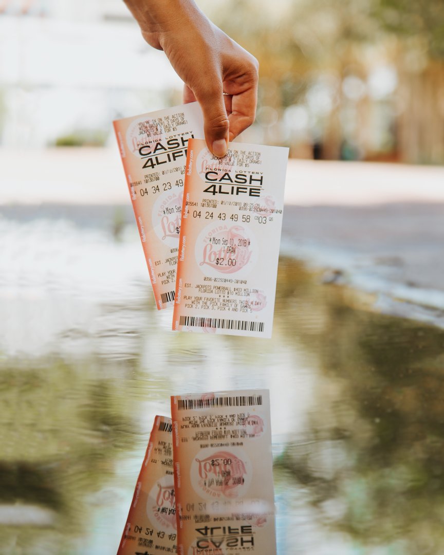 floridalottery's tweet image. Reflect on what it would be like to win CASH4LIFE! 👏🔥💯
#Puddlegram