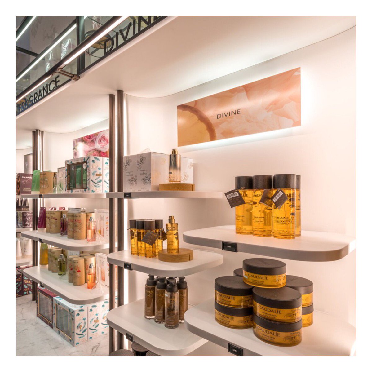 Sire_Design's tweet photo. A look at our project, @Caudalie store and spa at @Brickellcitycentre -The design was based in the delicate fusion between the neutrals of the brands identity and the color of the products. We achieved a design that stand out by the beauty of product, on its own #SireDesign https://t.co/P8uZnY30Rx