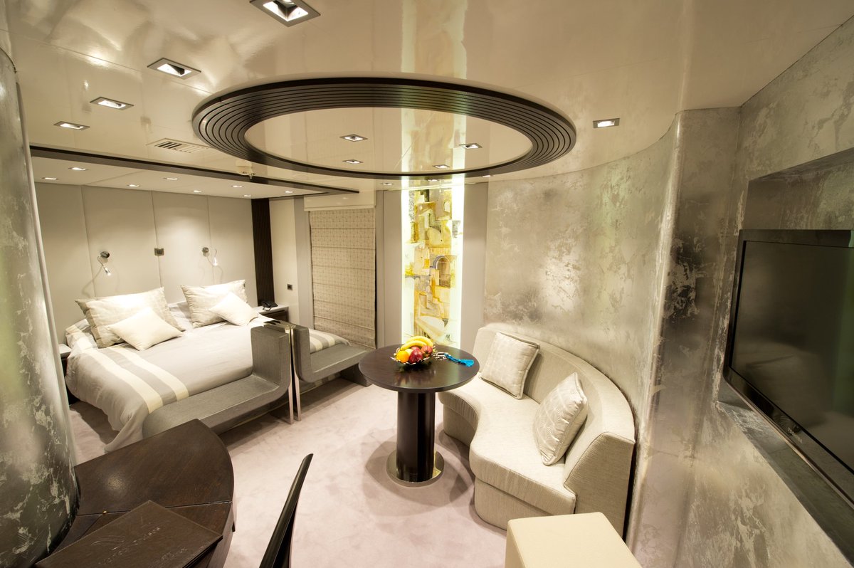 GroupIST's tweet photo. Owner’s #suite on @Varietycruises voyager 😍🛥#suitelife #cruise #megayacht https://t.co/VUjVGRmGXZ