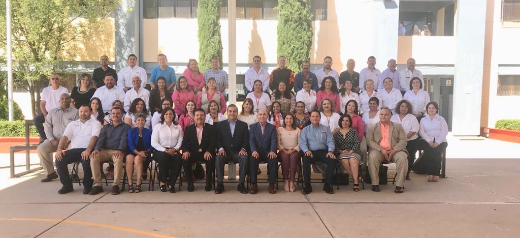 cobach_sonora's tweet photo. Ante la presencia de las autoridades de Colegio de Bachilleres del Estado de Sonora, el plantel Nogales 1 celebra su 25 aniversario con ceremonia de develación de placa. #SomosCobach https://t.co/MlyEycrsL6