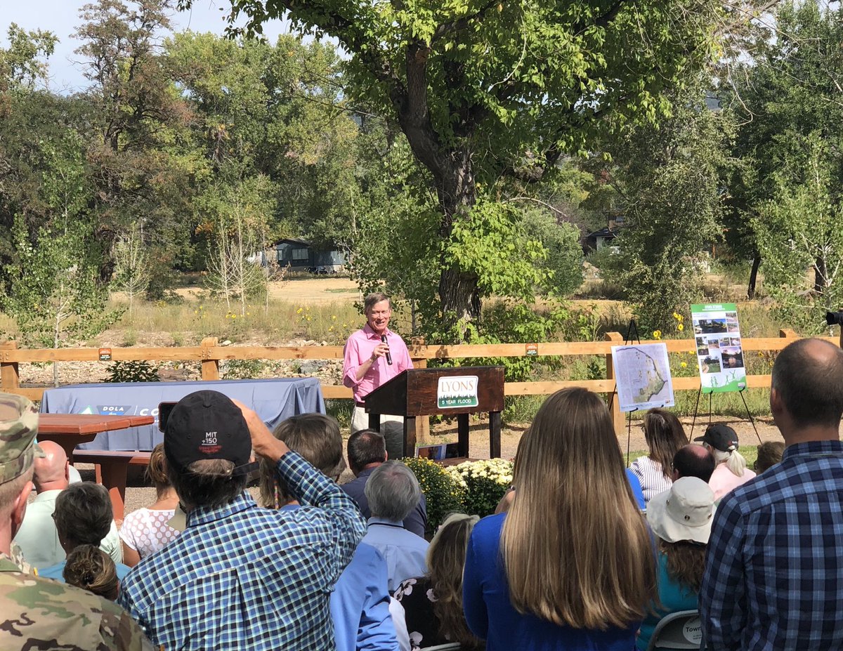 TurnItUp_Cdilis's tweet photo. Diana from @CANdAid spoke along side @hickforco / Mayor @crsullivan16 & others today in @TownofLyons observing 5 years of recovery from the devastating #coloradofloods of 2013 #lyonsstrong :: #vivalyons #lyonsCO #bohnpark https://t.co/FtXkXaaf88