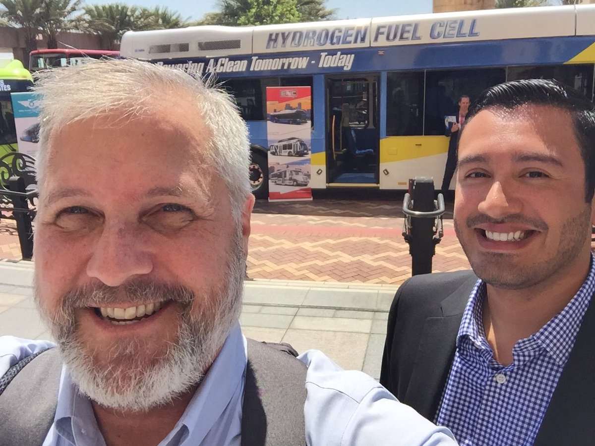 ANativeAngeleno's tweet image. With Carlos Martinez of TLM Petro Labor Force in front of the Sunline Transit #fuelcell bus at the Zero Emission Bus Conference. TLM has built several hydrogen stations.  #ZEBconference