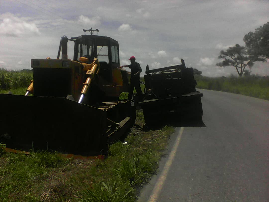 ESINSEPSA's tweet image. ¡JUNTOS HACEMOS MÁS! Nuestros equipos activos desde el Vertedero de Mijaguito con la reparación de D6 Xcmg. ¡Cumpliendo las  instrucciones de nuestro Pdte de #Esinsep Ing Nohel Villavicencio de seguir avanzando y mantener las maquinarias al 100 por ciento en funcionamiento!