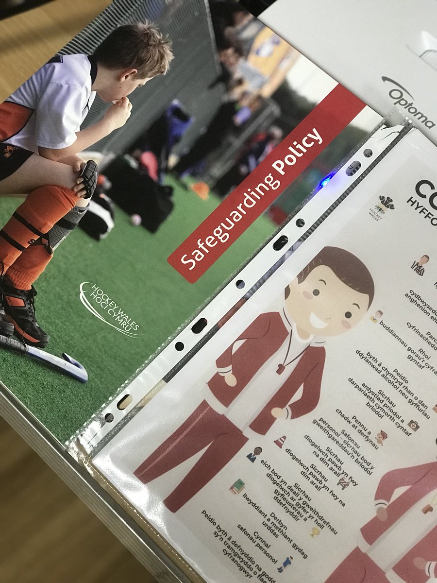 HannahBevan23's tweet photo. An extremely successful first #DevelopmentGroup filled with useful discussion & collaboration on the topic of #Safeguarding & #ChildProtection😁 Clubs loved their cool new resources too!
Great to see reps from @SWYHA1 @ChepstowHockey & @GwentHockeyClub in attendance 🙌🏼🏑 https://t.co/ttNrVUbOri