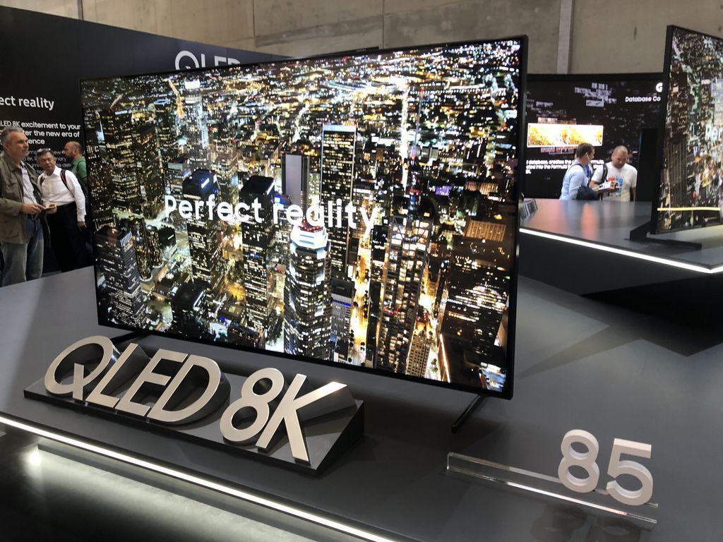 StuffTV's tweet photo. Samsung Q900R QLED 8K hands-on review // 8K TV is here, but is the world ready for it? ➡️ https://t.co/nl7it1bVNY https://t.co/ICEHzKQcyN