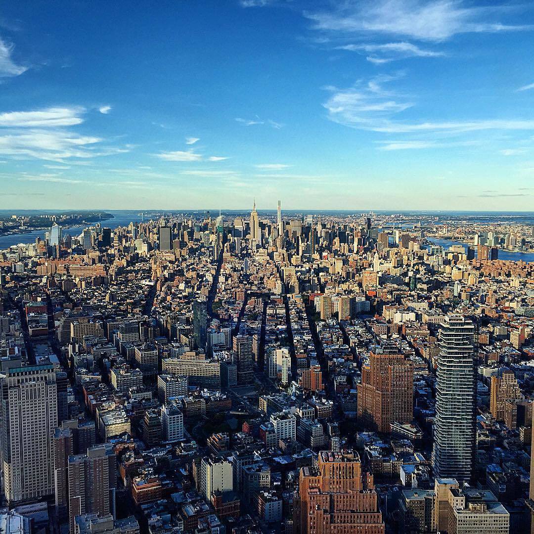 OneWorldNYC's tweet photo. There’s only one place to catch this unparalleled view of the greatest city in the world. With winter just around the corner, you can enjoy our 360° enclosed space no matter how chilly it may get outside.
@mvankool #views #nyview #nyskyline #bluesky #nyview #uptown #ilovenyc https://t.co/ntaEF05eyn