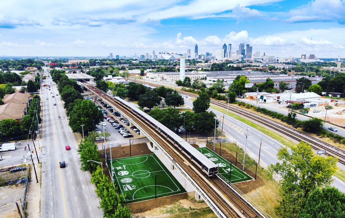 Soccer in the Streets is proud to open the new Station Soccer- West End Field this past weekend! 
•
We are excited for what the future holds in the West End community! 
•
Photo cred: @beamimagination