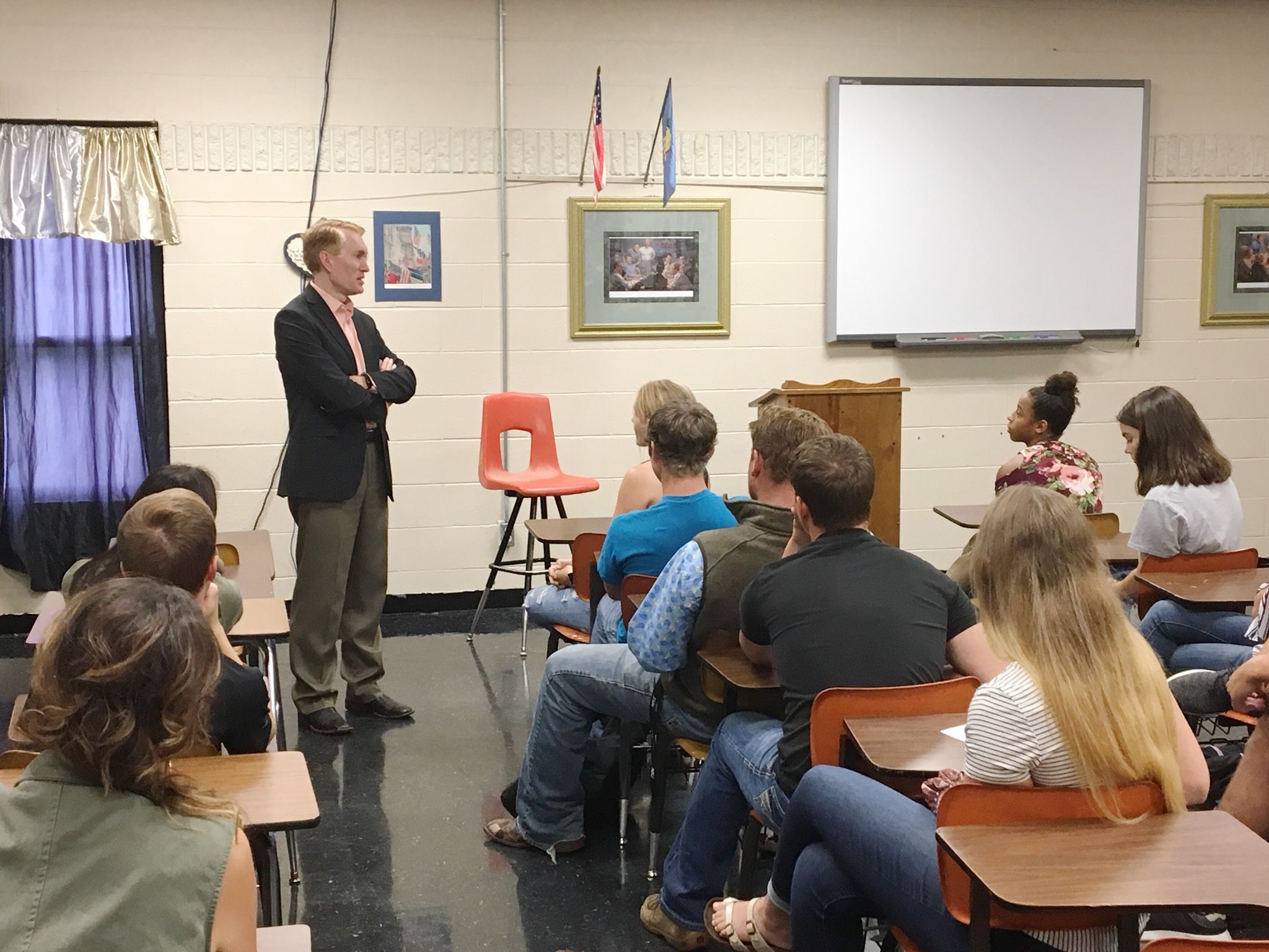 Sen. James Lankford on Twitter "It was good to spend time with students at Broken Bow HS, tour