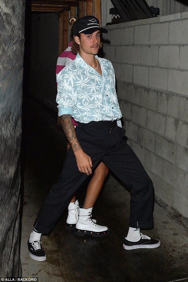 RachTeaBiscuits's tweet photo. Wit’s happened to Justin Bieber he looks lit an absolute sex offender https://t.co/CHFZduM72H
