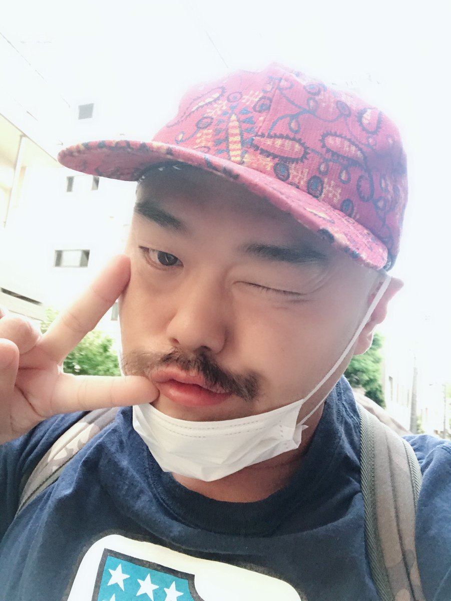 安田大サーカス クロちゃん 珍しピースで いってきまーす T Co Nvx9gbl8x9 Twitter