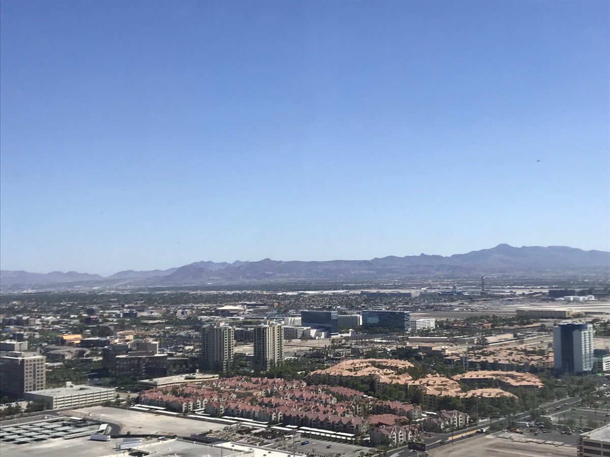 Katherine_Jones's tweet photo. #hrtech18 from the 37th floor #womenintech https://t.co/xJ16kB5w23