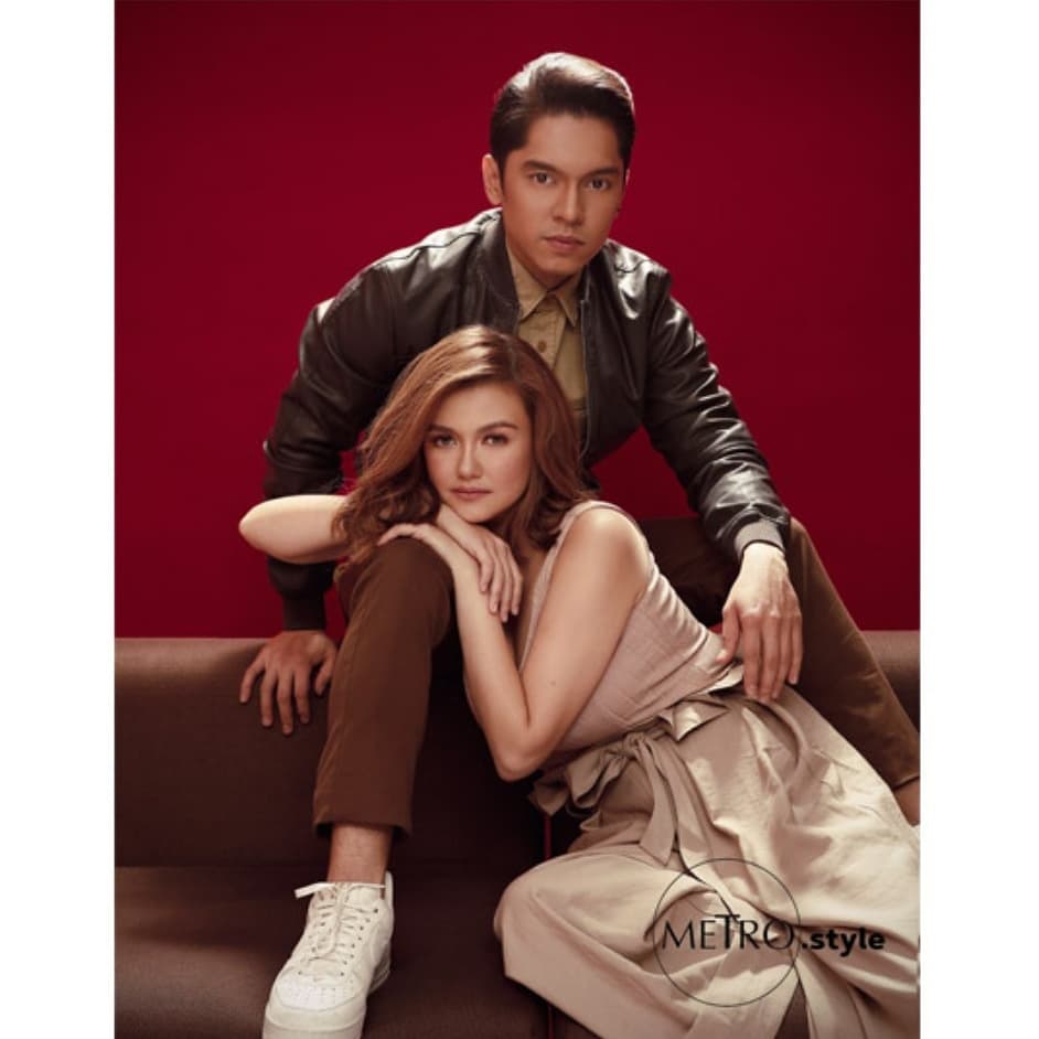 Agent_Lucy2016's tweet photo. Uwian na, may nanalo na! Itong dalawang ito dini-disturb ang mga damdamin ng madlang people 😅😍💘 @carloaquino11 @angelica_114 @Black_SheepPH https://t.co/XBNKjhhVe8