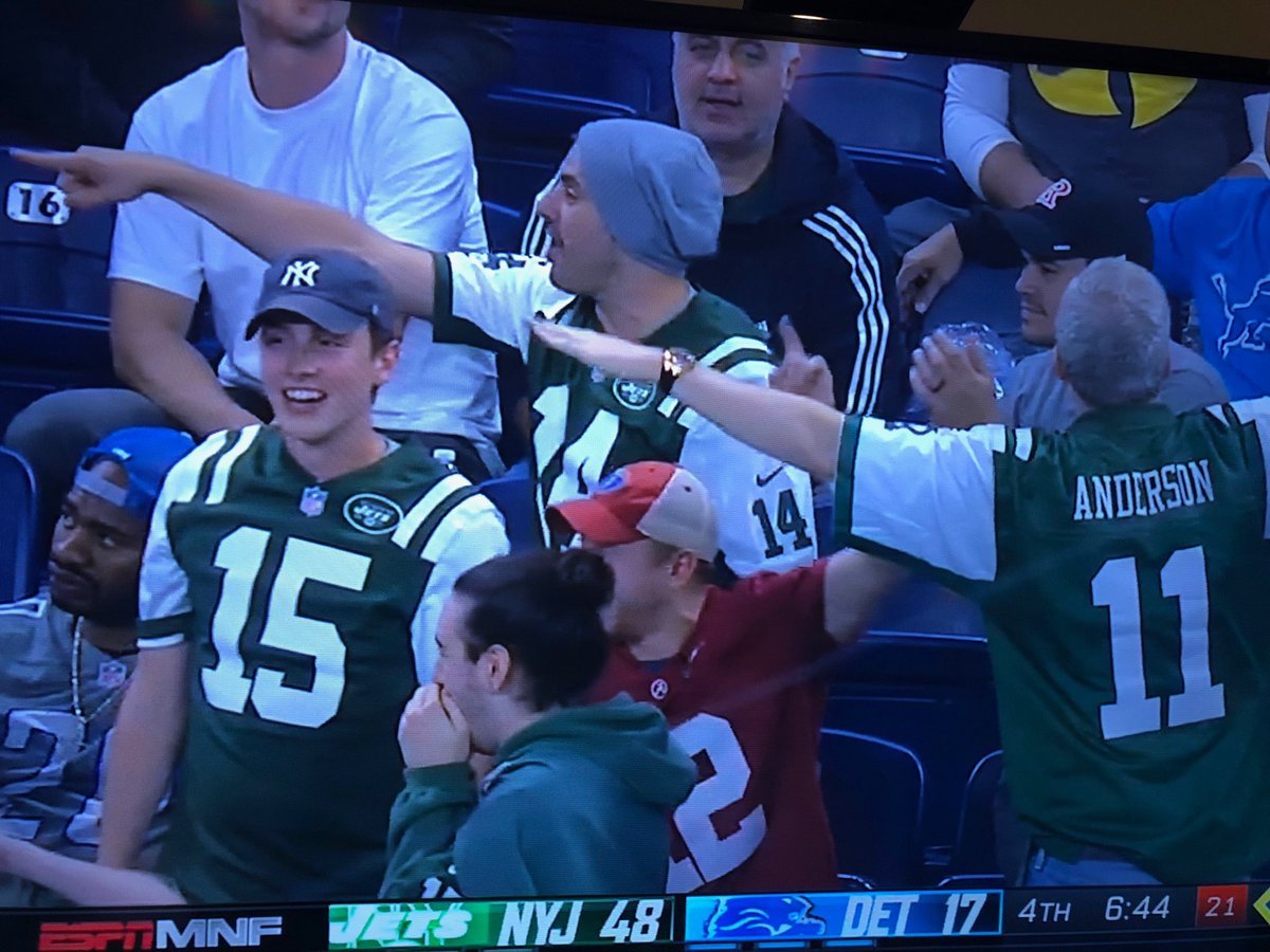 ⁦<a href="/garyvee/">Gary Vaynerchuk</a>⁩ representing! Good win for the jets. Didn’t see that coming!