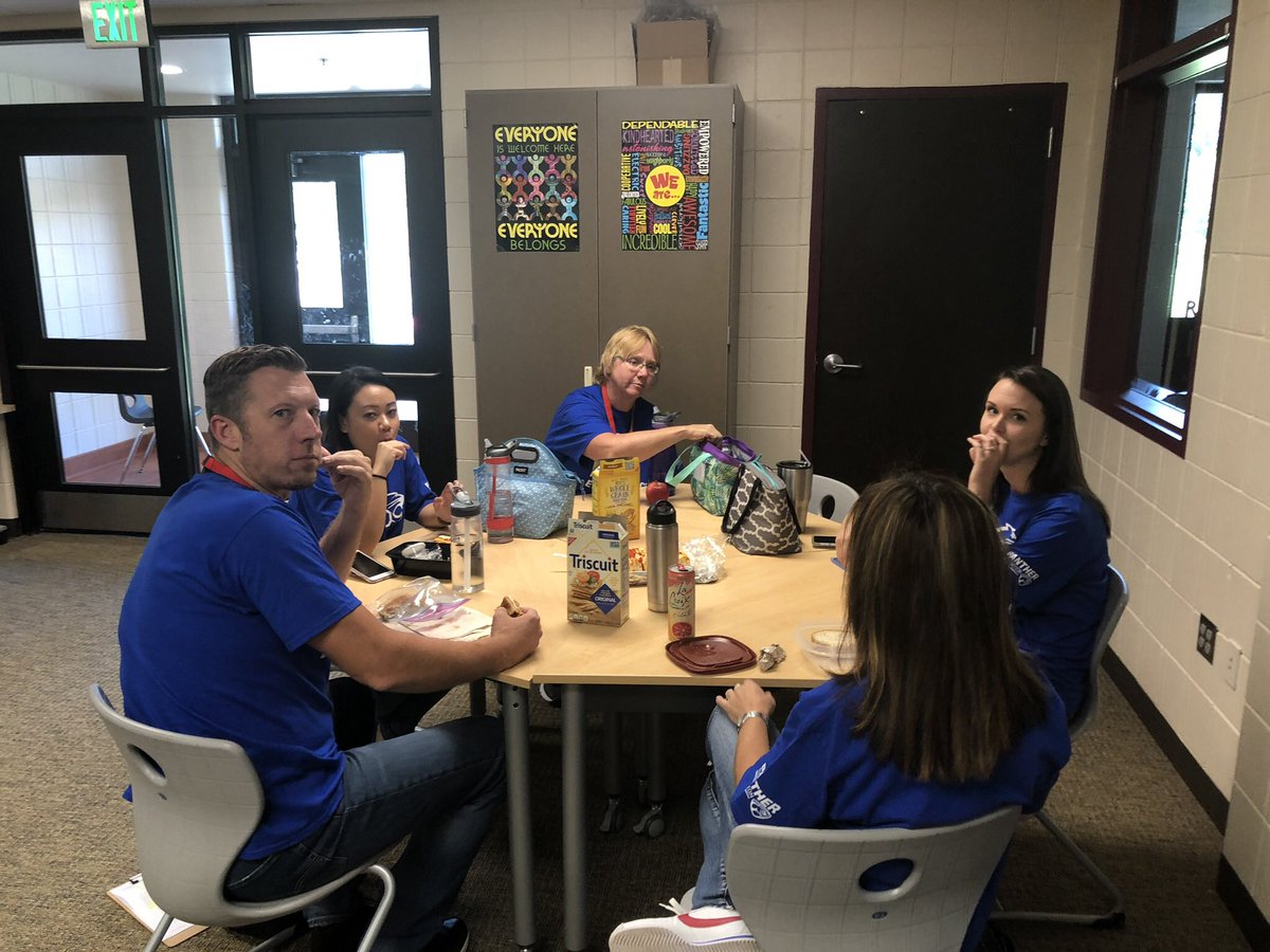 Curtisghorton's tweet photo. A team that lunches together crushes every obstacle that dares to get in their way together! #PTPOWER #SLPpantherproud https://t.co/hw8ahNEmPC