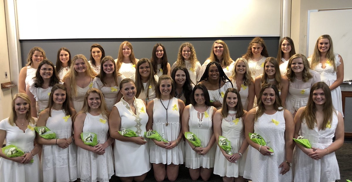 Congratulations to our newly initiated Delta Class! We are so excited to see what you girls accomplish through out this semester. 💛💚 #womeninagriculture
