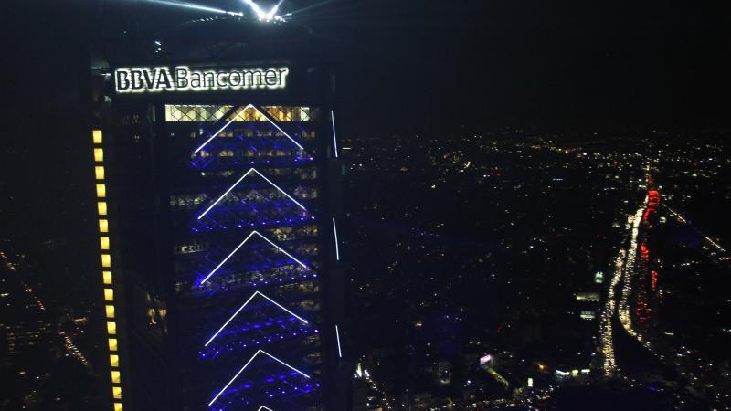 ExpansionMx's tweet photo. BBVA Bancomer despedirá a 984 empleados en México https://t.co/v9C8oHI04u https://t.co/jglGVgasf1