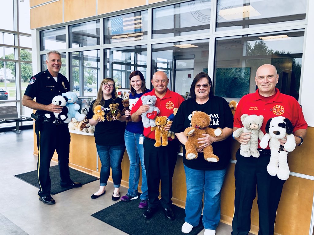 JFDpio's tweet photo. Yesterday was National #TeddyBear Day. The #BriovaCultureClub at Briova Specialty Pharmacy dropped off these cuddly little bears for our FFs to give to kids.We want to thank them for their #ActOfKindness #BearyCool #HeyBubu #FurRealHugs #HugLife #1Community #BearyMuchAppreciated https://t.co/T8UBOo5j1K