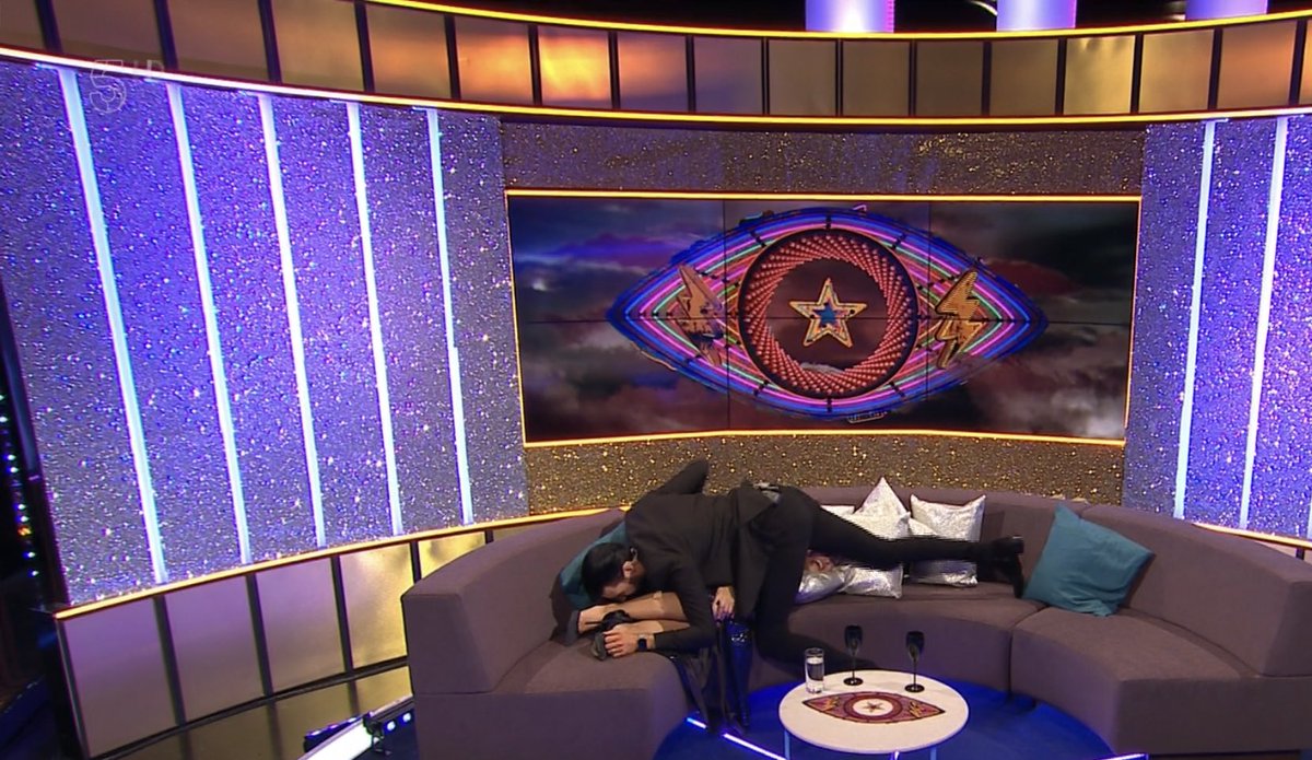 AuntiePegg's tweet image. Did Rylan just shove his crotch in Emma’s face ? #CBBBOTS