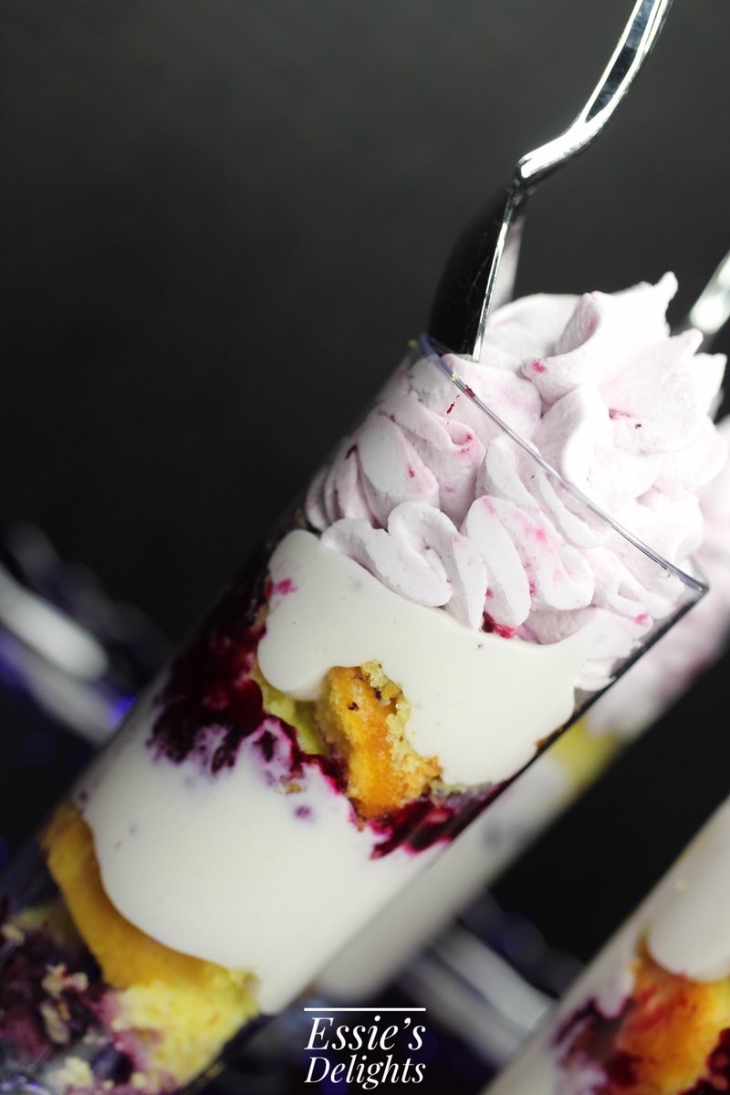 “LemonBerry Cheesecake” 
You need some of these dessert shots in your life.
#blueberry#lemon#dessertshots#cheesecake#essiesdelights#desserts#foodpics#dessertporn#dessertphoto#dessertagram#explorepage#foodphotography#dessertshooters#dessertcups