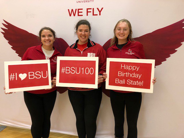 BSULegalStudies's tweet photo. What a great night for a #majorfair! So good to see so many of our majors under one roof.  For more #majorfair photos, keep an eye on our facebook pages.  #bsulegalstudies #bsupoliticalscience #WeFly #BSU100 https://t.co/NnXZ1d2hZZ