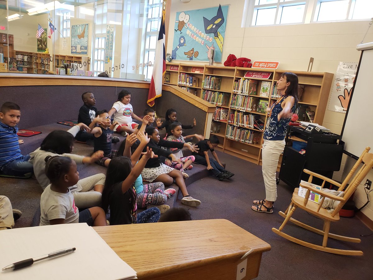 MrsRoberts3GT's tweet photo. Mrs. Sandoval showing 3rd grade some yoga breathing techniques before checking out their books!#GTmoves #CSHweek @GTGrizzlyBears @gtprincipal186 @AISDHealthPE @GuerreroLibrary https://t.co/5il1SzBbyl