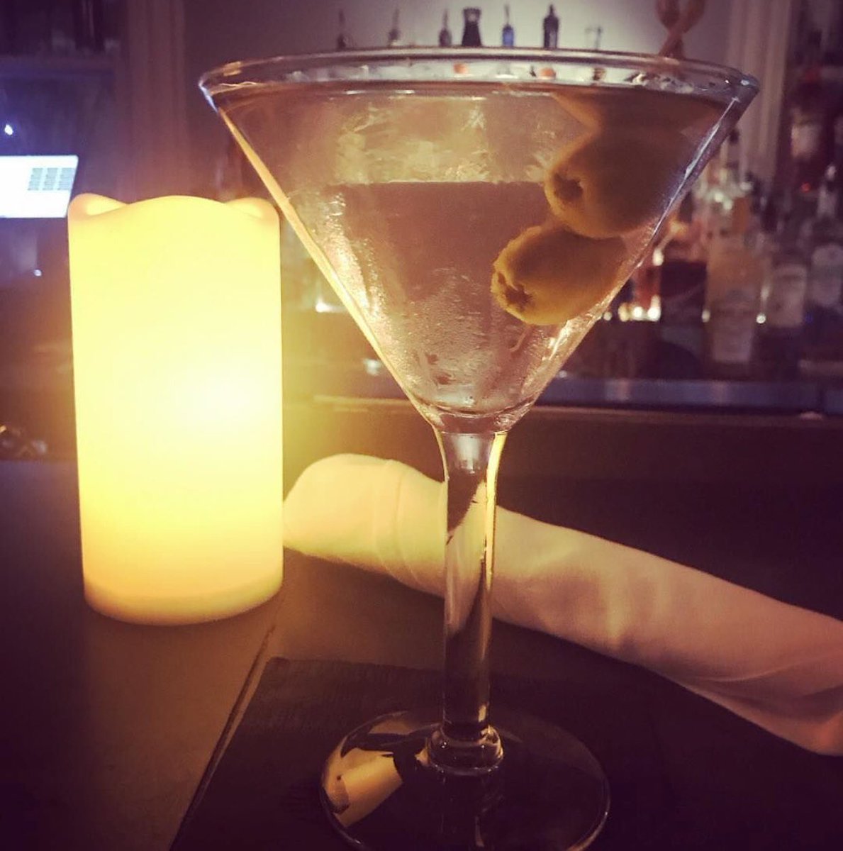 one_restaurant's tweet image. Is anything more delightful in a glass———&amp;gt;&amp;gt; #martini glass that is... we like it dirty #martinimondays #point5 #mondayvibes #delishinaglass @one_restaurant #nineonefivekw All night long🙌🍸🤔🍸