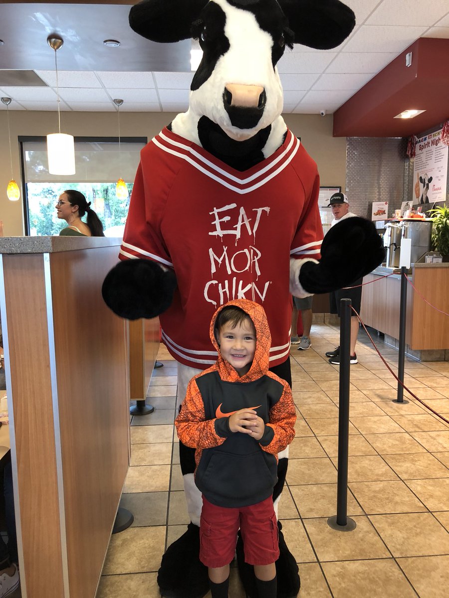 Farley_CISD's tweet photo. OIS Spirit Night!!! Come join us!! #oisspiritnight #oakcrestintermediate @TISDOIS https://t.co/ENnm9pk8Li