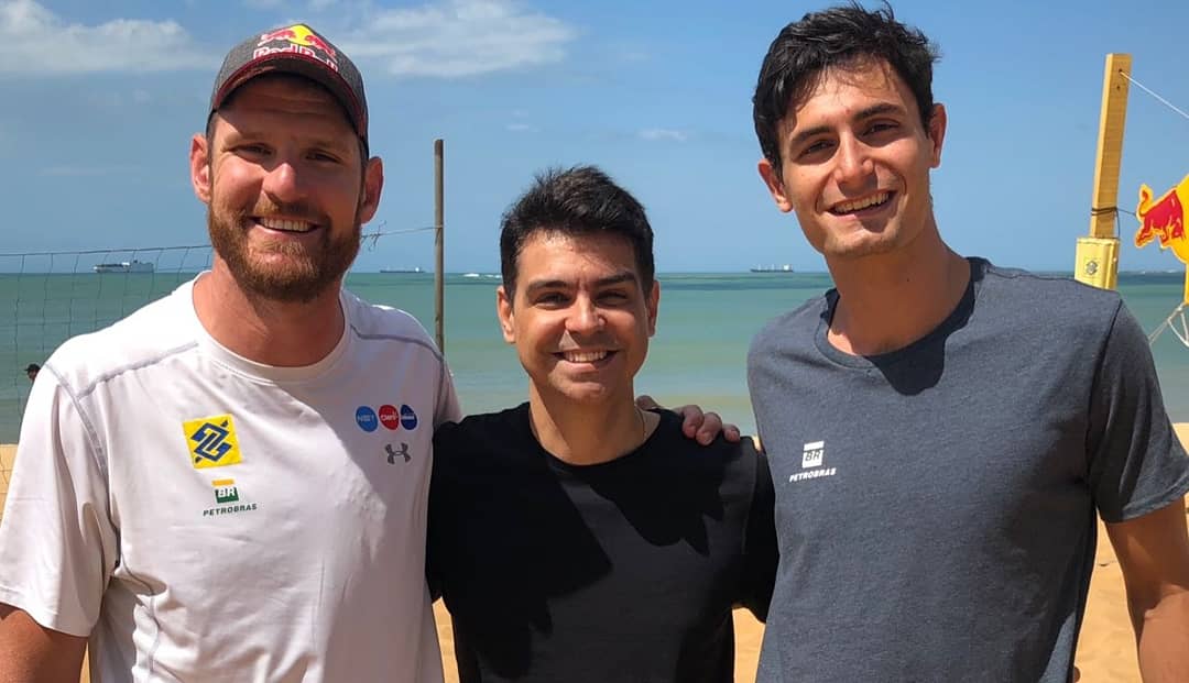 Amanhã no 'Bom Dia ES' tem um papo bacana com o Pierre. Fiquem ligados!
#trabalhoduro #duplacapixaba @bbnosesportes @bancodobrasil @underarmourbrasil @redbull @redbullbr @oakleybr @oakley @petrobras @embratel @clarobrasil @cbvolei @fivbvolleyball @beachmajorseries @timebrasil https://t.co/aV4me5mcwZ