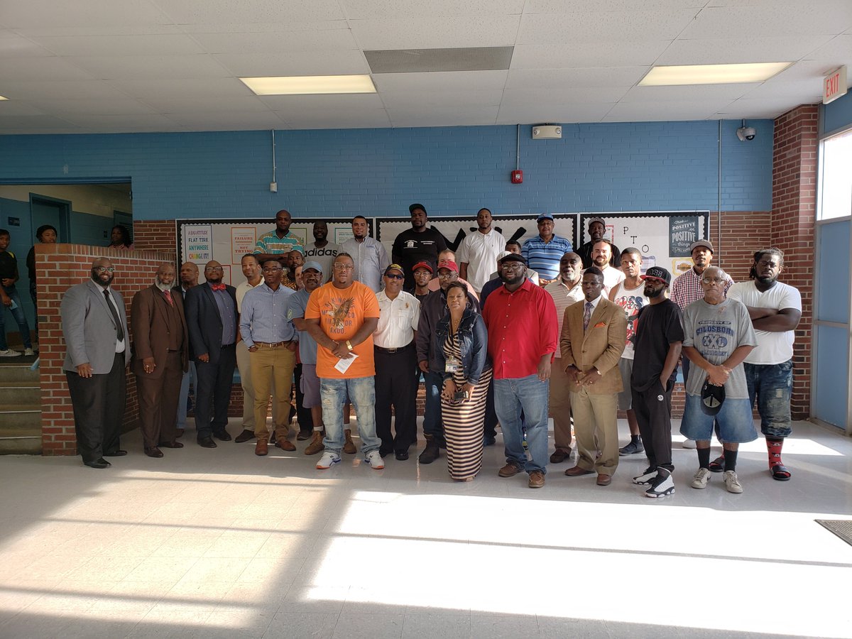 hacg_goldsboro's tweet image. More photos from our Donuts for Dad with @DillardMiddle 
#hacgnc #community #ouryouthmatter