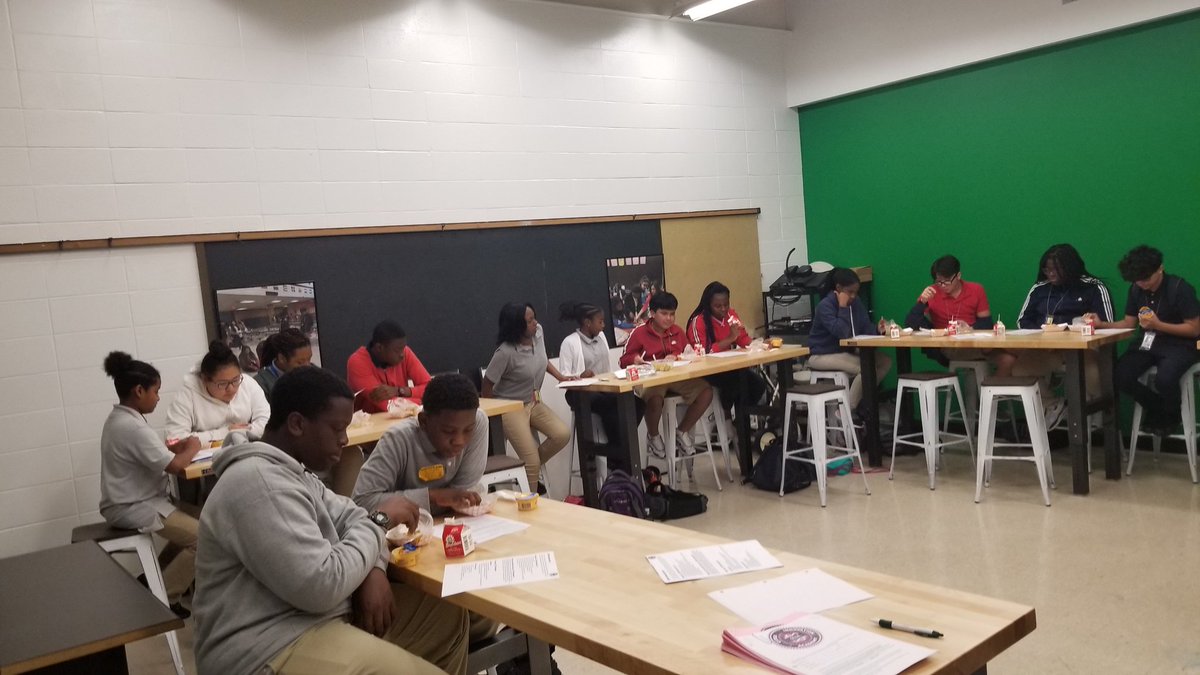 CITGOiaOLLE's tweet photo. Future #olleStemtastic Leaders & Ambassadors meeting! Can't wait to introduce you to them! @OlleMightyOwls @AliefISD @aliefstem @Fueling_Good https://t.co/Z7ncwlbZvi