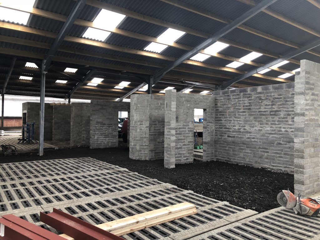 mckee_ni's tweet image. Building well under way for a 3 site m2erlin Co. Antrim
#m2erlin  @FullwoodLtd @FullwoodPackoIE #milking robots.
