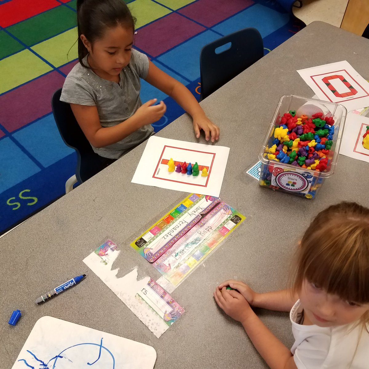 Mrs_Holsapple16's tweet image. Learning is better when its #handsonlearning #mckinleykinder #numberwriting