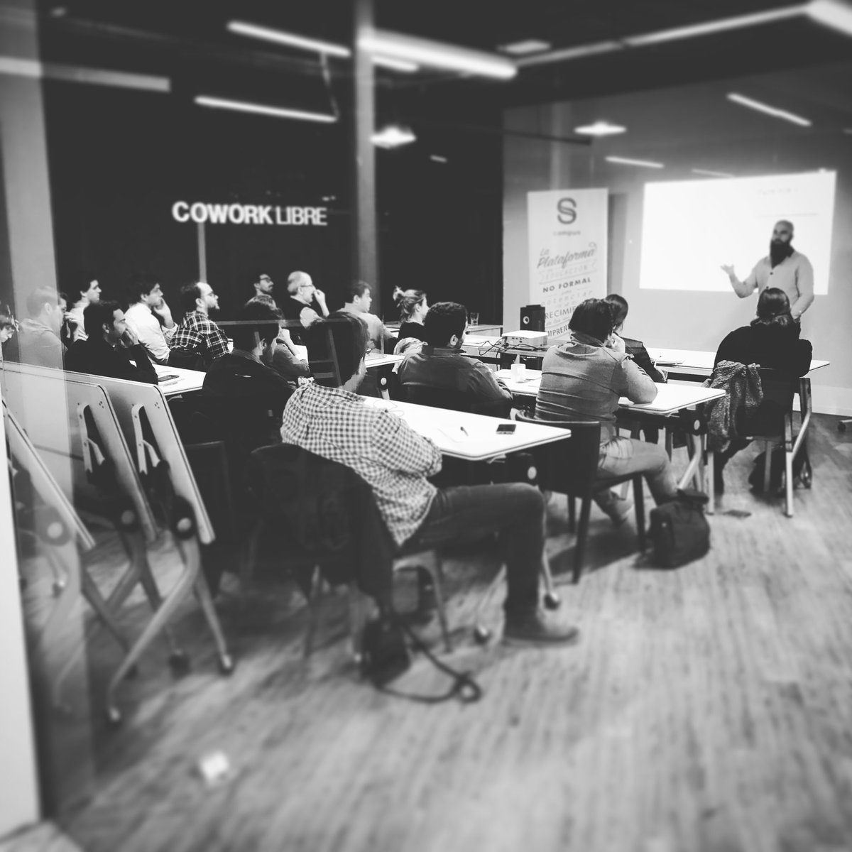 sinergiacampus's tweet image. Arrancando #SalesProcessAutomation de la mano de @colochef, comienza una etapa de crecimiento y optimización de ventas para estos emprendedores! 🙌🏽🚀