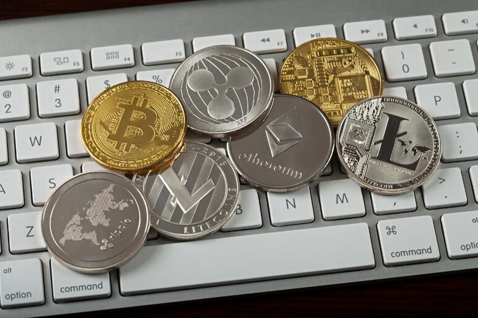 Decentralized Cryptocurrencies Are The Future 🚀 buff.ly/2wU6esn 👈 #crypto #cryptocurrency #CryptoNews #Blockchain #blockchaintechnology #Decentralization  #bitcoin #ETHEREUM #BubbloApp #BUBL