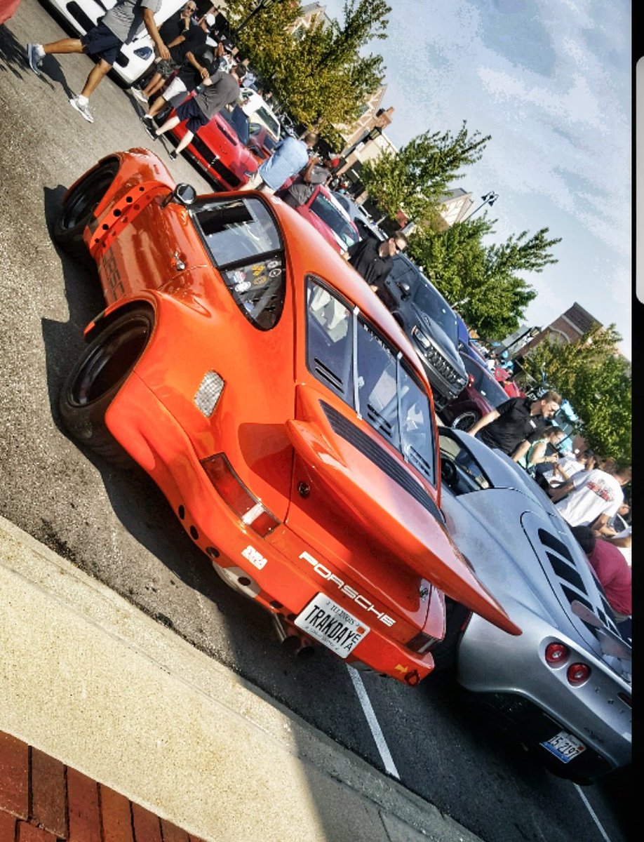 Axel_smith's tweet photo. Thin waist, and nice behind. 😍😍
.
.
.
.
#porsche #supercars #trackcar #rwb #sportscar #axelsmith #financialmistake #trending #speedhunters #widebody #hoonigan #latepost #german #foreign #stanced #photoshoot #photography #photo #hoodrich #911 #cars  #carporn #lotus https://t.co/NHVpAKD4Lo