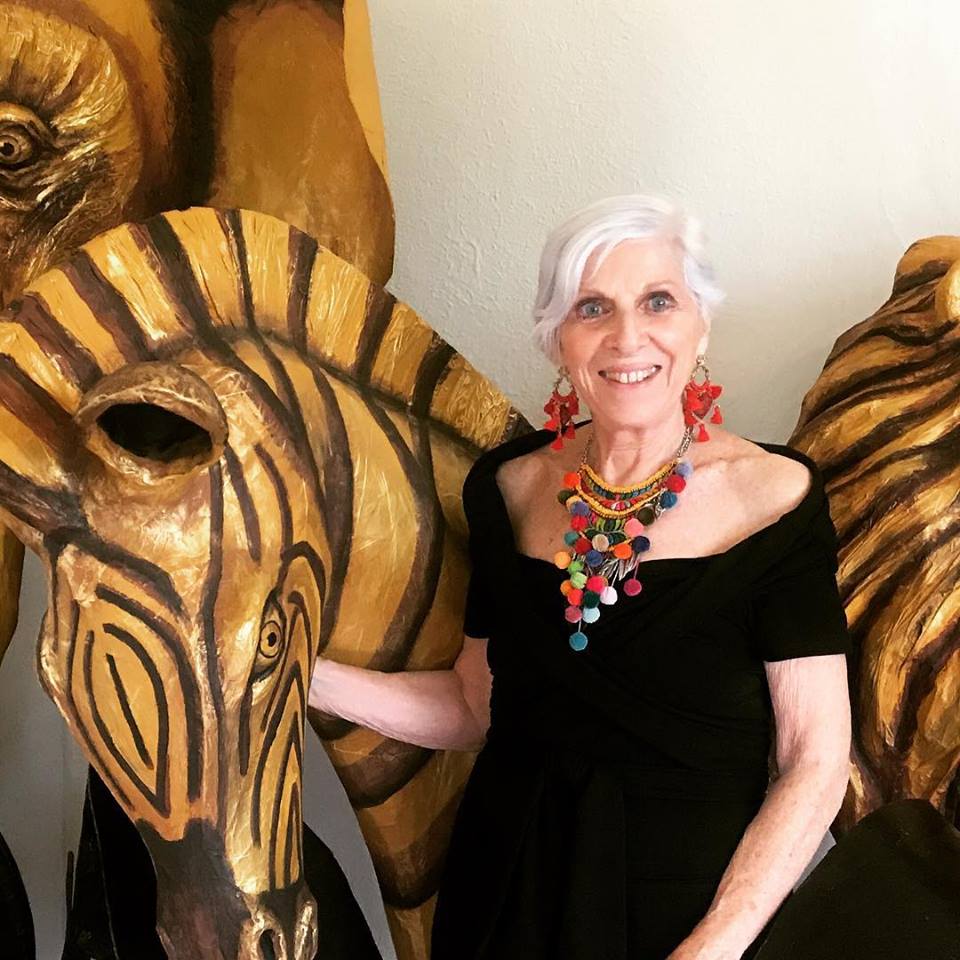 ka_volta's tweet image. En esta presentación también lanzaron la convocatoria para los pabellones  #NuevosTalentos y #DesignerCorner para jóvenes diseñadores de moda. 

La curaduría está a cargo de la periodista y analista de moda @AnnaFusoni y la coordinadora de moda de la feria Laura Guillen