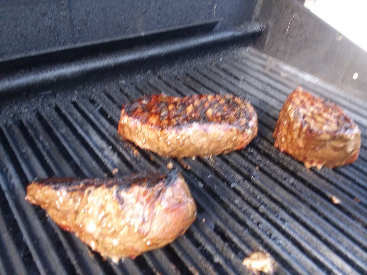 offmygrill's tweet image. Must be #mondaymeat