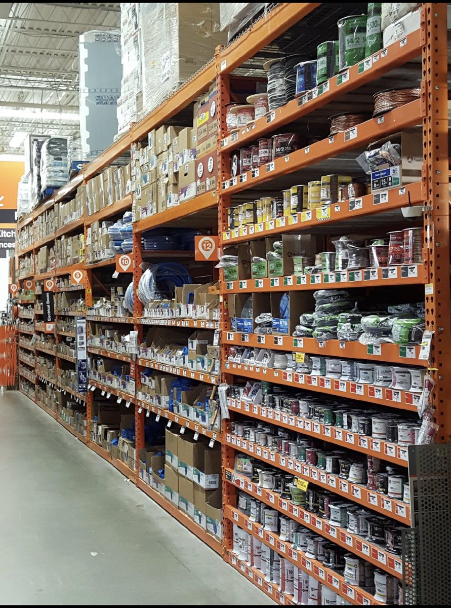 HomeMasm's tweet image. Horace took wire and receptacles and turned it into the #perfectaislechallenge @RestonHD4641 @chartleyTHD @PaulDeveno @thd278 @TrubaTHD @MCKNIGHTEAGLES