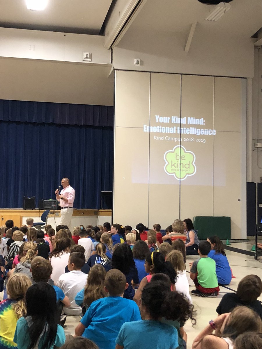LaurenBird42's tweet photo. #CMSchool is officially a #KindCampus! #bensbells #kindnessisaskill #wiltonwayct https://t.co/szsq5YA8qD