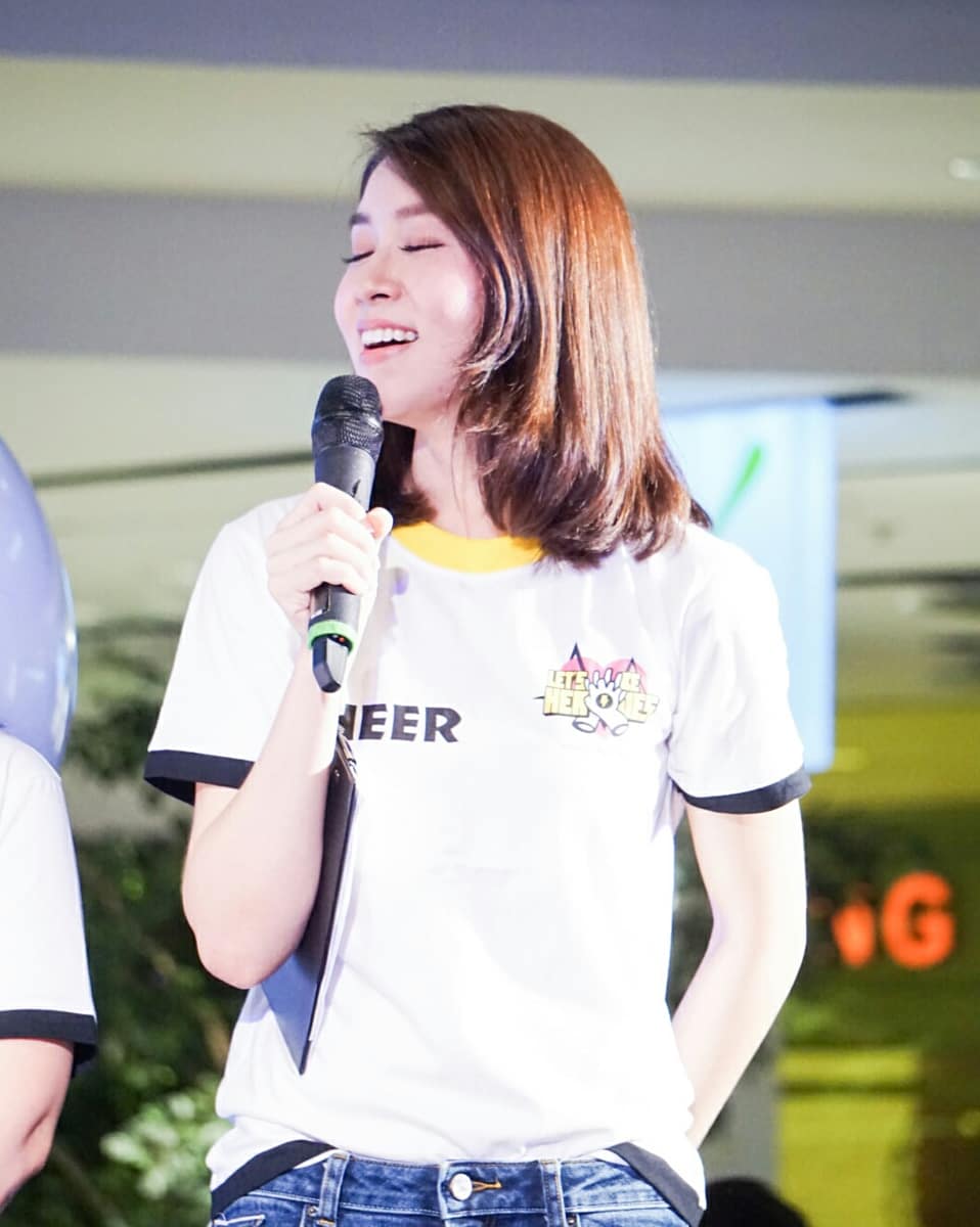toeycheertoget's tweet photo. สดใสทั้งงาน แค่มีพิธีกรชื่อ ฑิฆัมพร 💙
#cheerny
#CheerNy14
#เชียร์ฑิฆัมพร
#ricohprinter #ricohri100 #tshirtprinting #letsbeheroesfoundation
#เต้ยเชียร์ https://t.co/p31t0aoo14