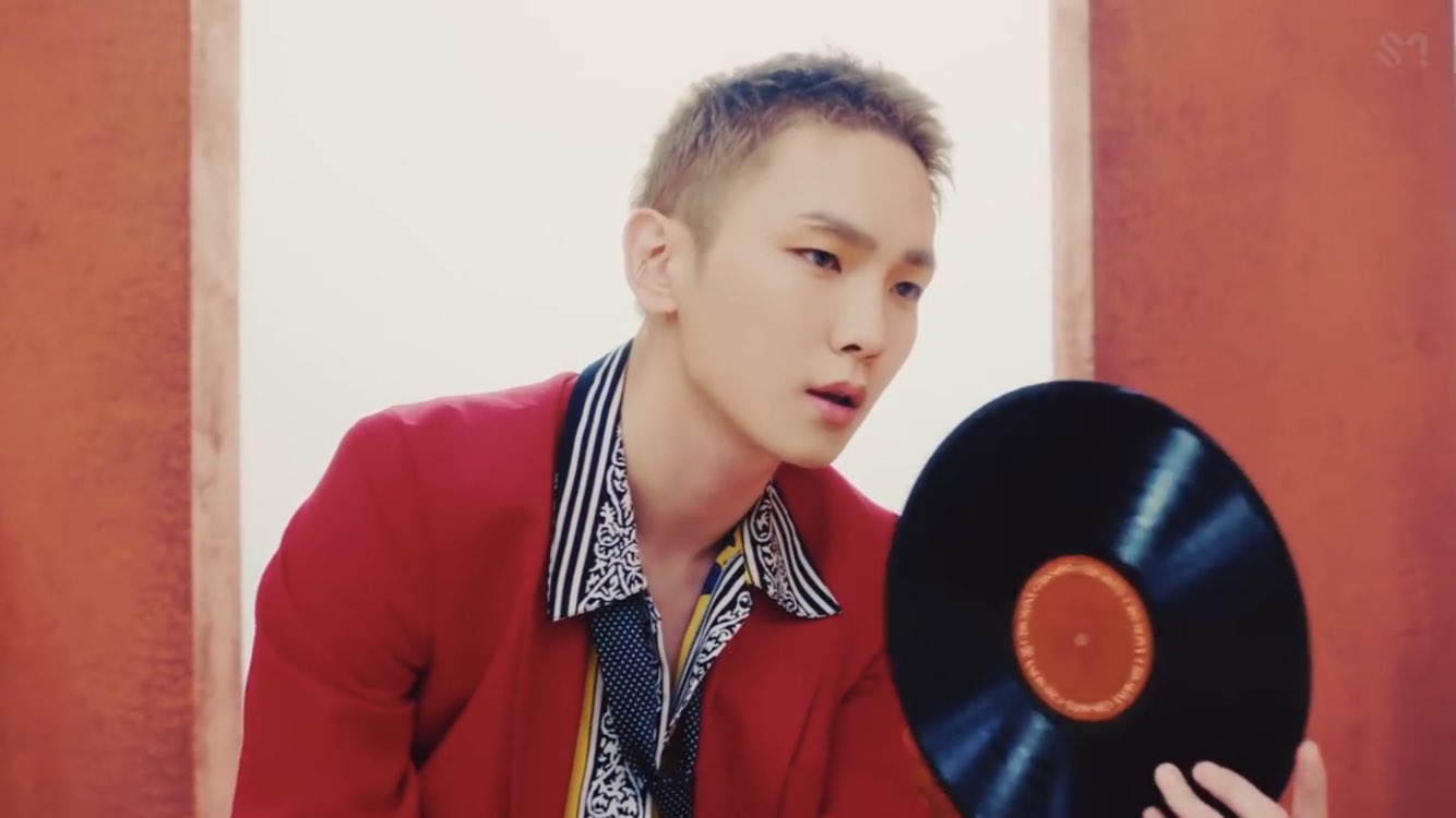 تويتر Shinee Usa على تويتر Admin Note The Vinyl Record In The Thestoryoflight Epilogue Countless Mv Is Actually Michael Jackson S Thriller Lp Shinee T Co Cw17i6gfld تويتر Shinee Usa على تويتر Admin Note The Vinyl Record In The Thestoryoflight Epilogue Countless Mv Is Actually Michael Jackson S Thriller Lp Shinee T Co Cw17i6gfld