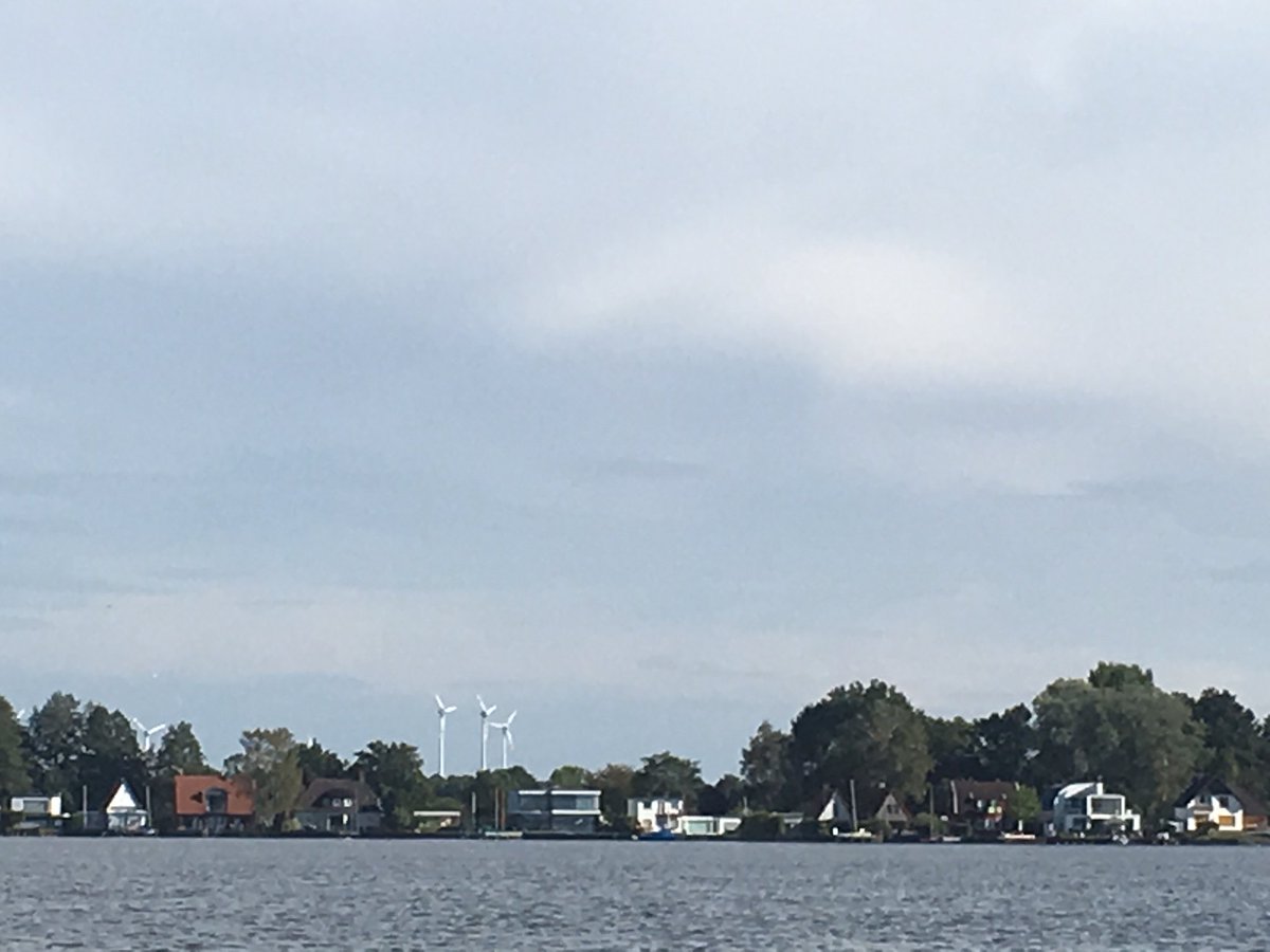 Boom_Renewables's tweet photo. Enjoying a boat ride with the family &amp; friends and catching a glimpse of wind energy park and PV installations on roof from a boat on the high seas #SteinhuderMeer in Lower Saxon, Germany @EnergiewendeGER @MSFEA_AUB https://t.co/E7rz6WFlMK