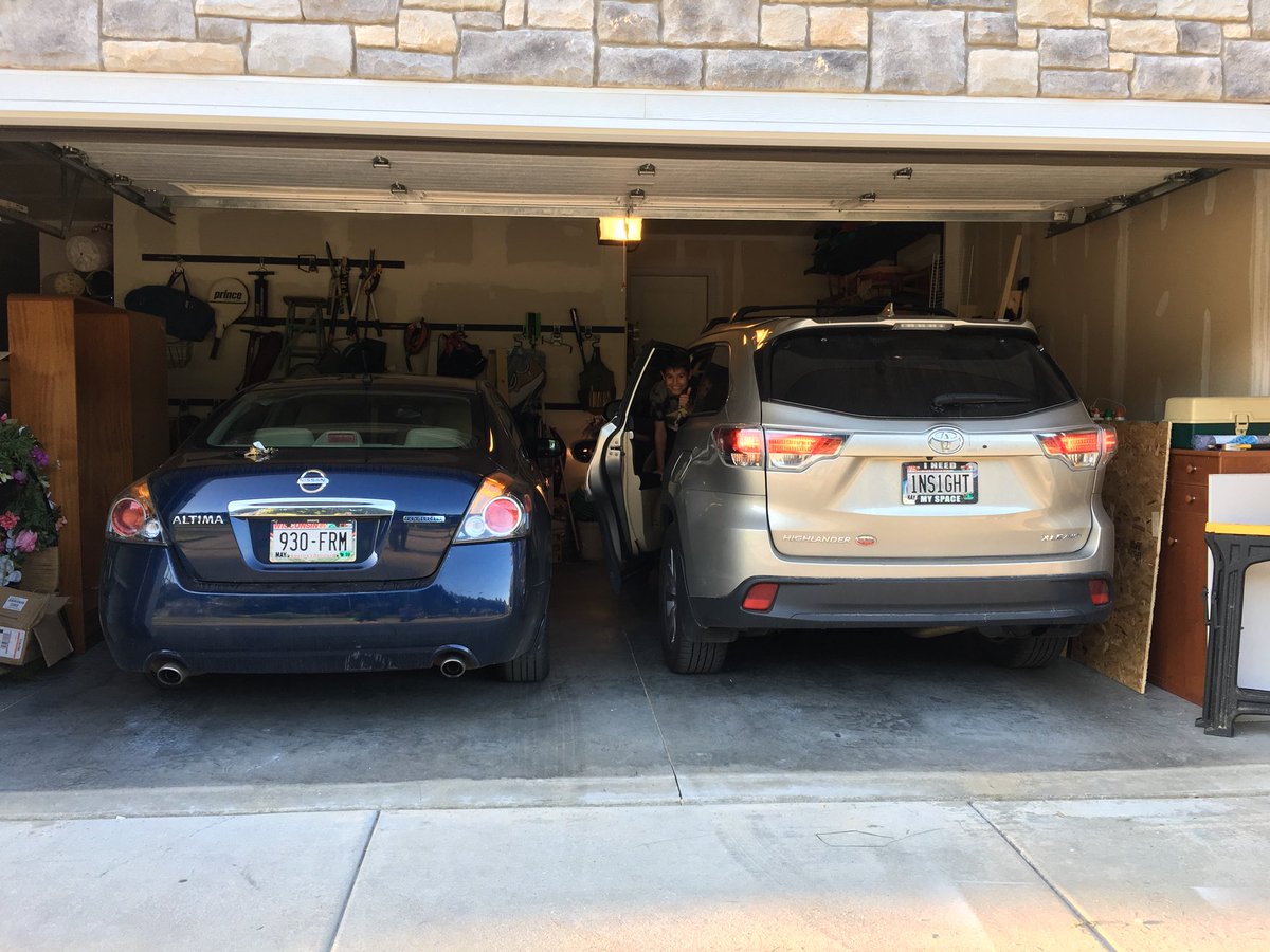 NishantinWI's tweet photo. Boxes are gone and the cars are in the garage!!
#MoveIsComplete https://t.co/aKA5EPlXJH