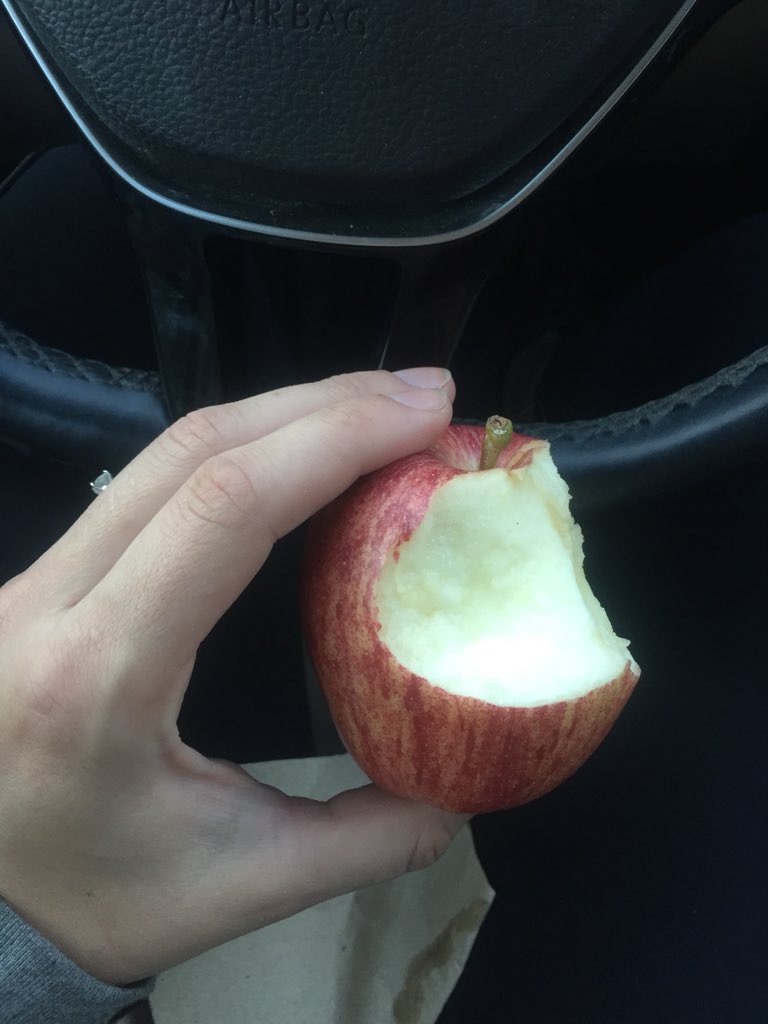 emma__d's tweet photo. @cehenley @CALeagh_Anne @Quiet_Words I feel compelled to report possibly the best Panera apple I’ve ever had, from Glendale location! https://t.co/YbyVjh51XK